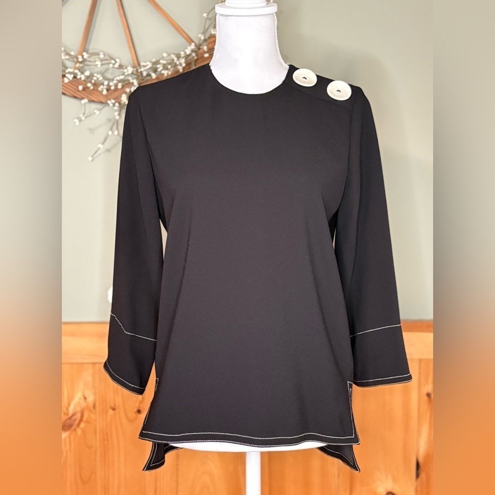 Zara Black Blouse w/ White Trim & Button Detail. Size XS NWT